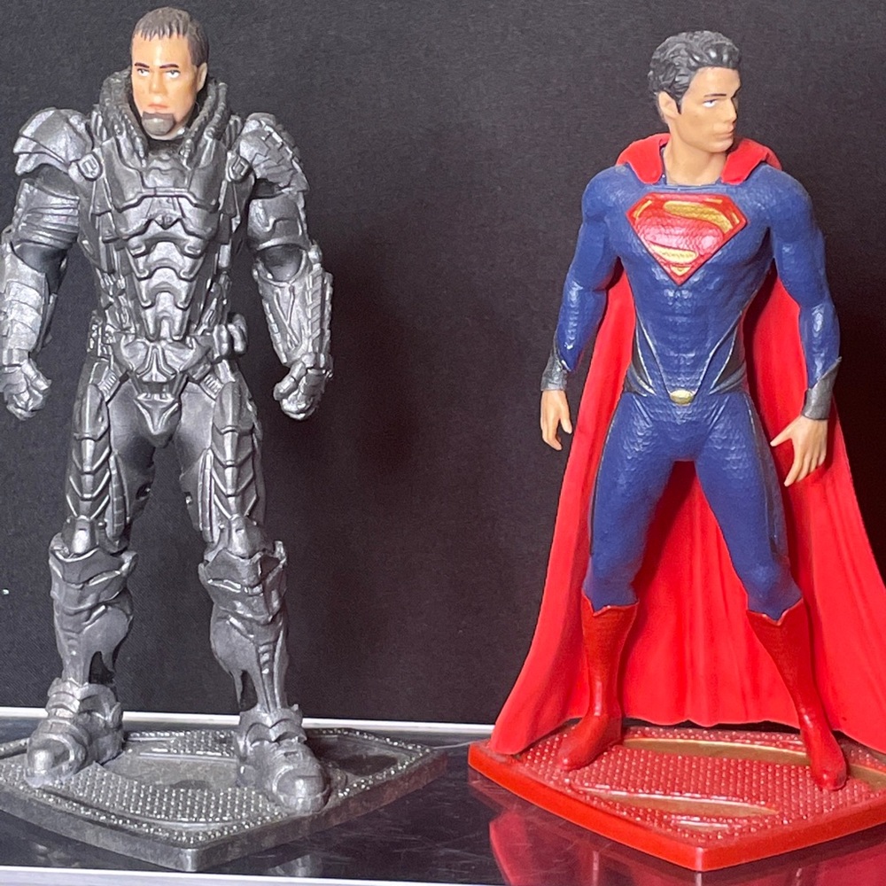 Man of Steel Figurine Limited-Edition Gift Set Action Figures (Superman & Zod)